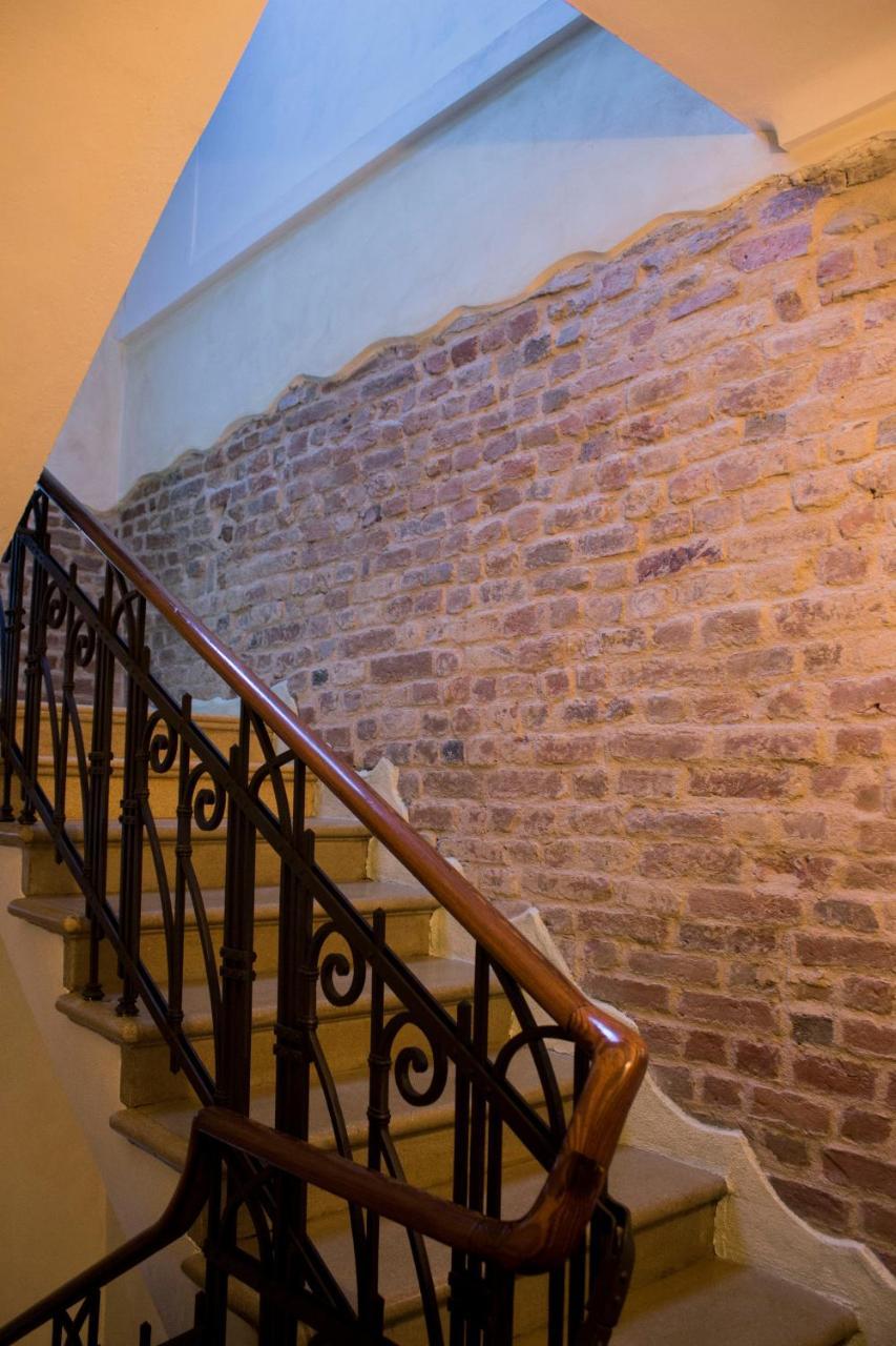 Palazzo Belli Bed & Breakfast Alba  Luaran gambar